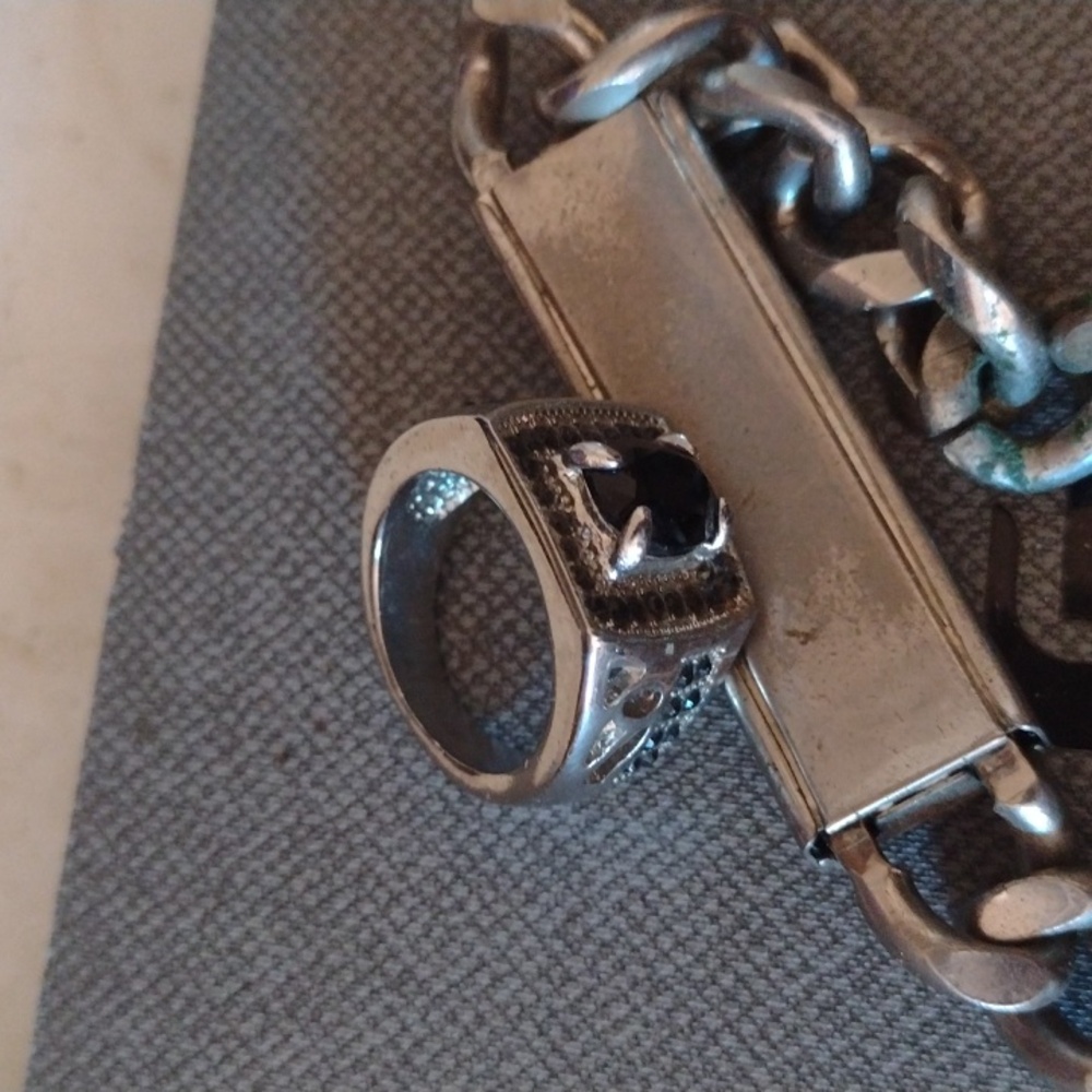 4 Rings& Bracelet - Picture 6 of 7